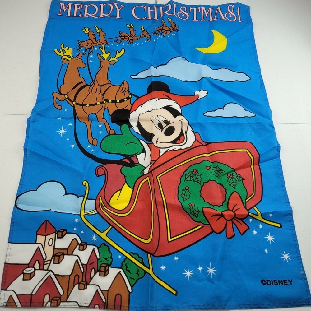 Disney Santa Mickey Mouse Merry Christmas Holiday Yard Flag, 28” x 40”, EUC.